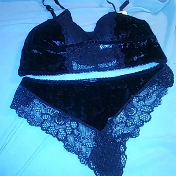 Black Velvet Lingerie Set - Picture 1 of 8